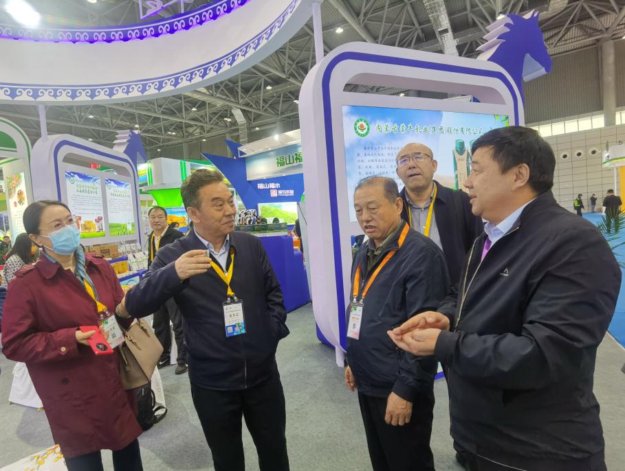 內(nèi)蒙古1400多種有機(jī)、綠色農(nóng)畜產(chǎn)品亮相中國綠色食品博覽會和中國國際有機(jī)食品博覽會